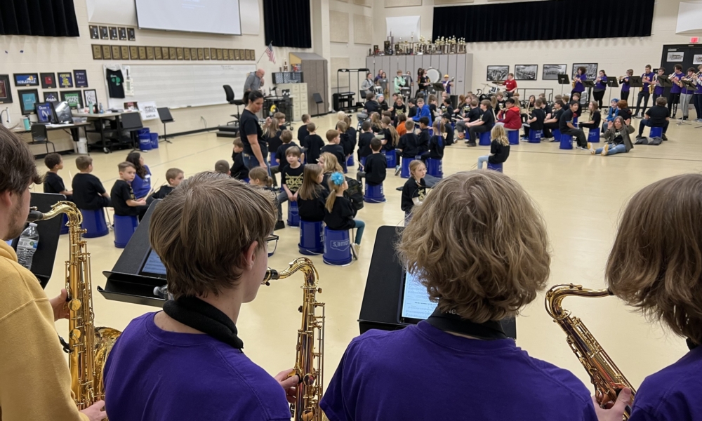 Rhythm_Clinic_Pep_Band_performs